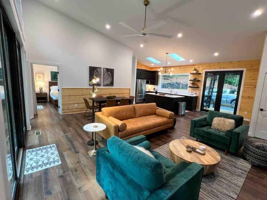 Modern Mountain Getaway With Hot Tub, Fire Pit Villa Sautee Nacoochee Exterior photo