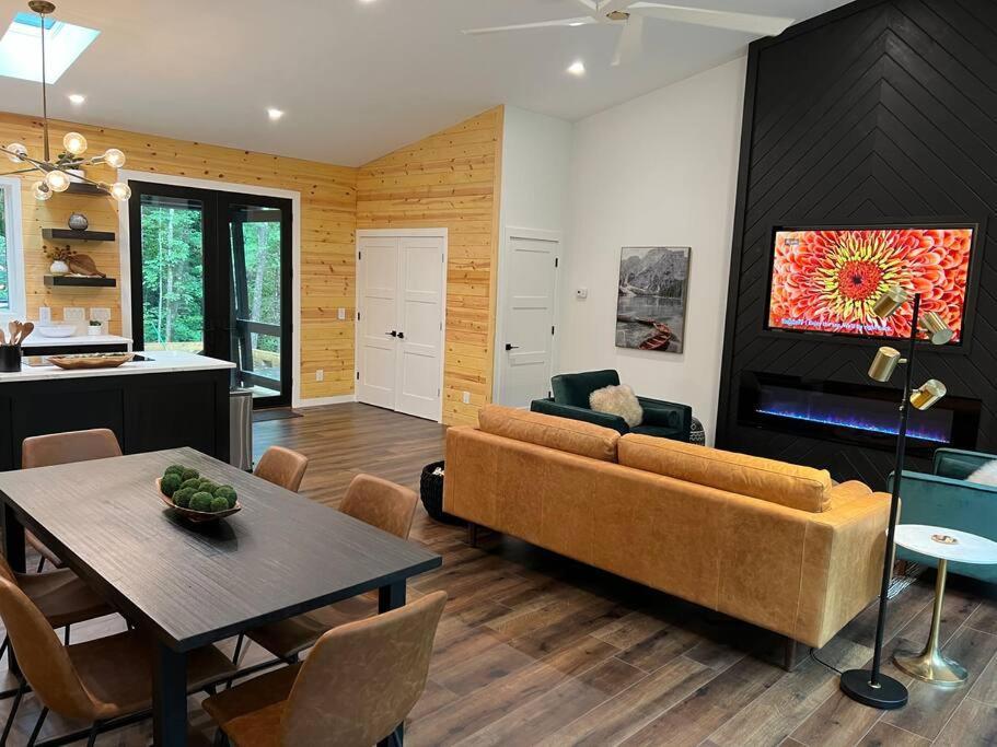 Modern Mountain Getaway With Hot Tub, Fire Pit Villa Sautee Nacoochee Exterior photo
