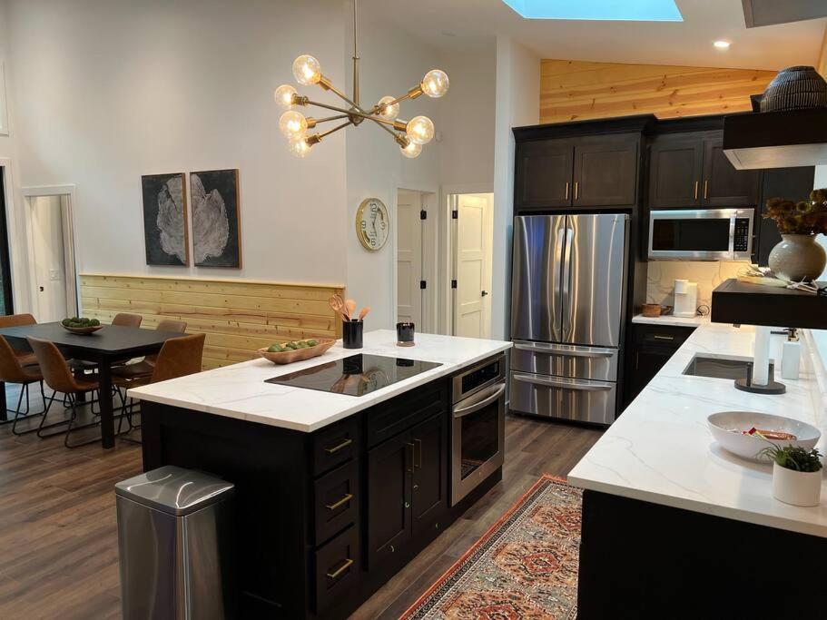 Modern Mountain Getaway With Hot Tub, Fire Pit Villa Sautee Nacoochee Exterior photo